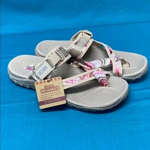 NWT Sketchers Reggae Sandals size 7